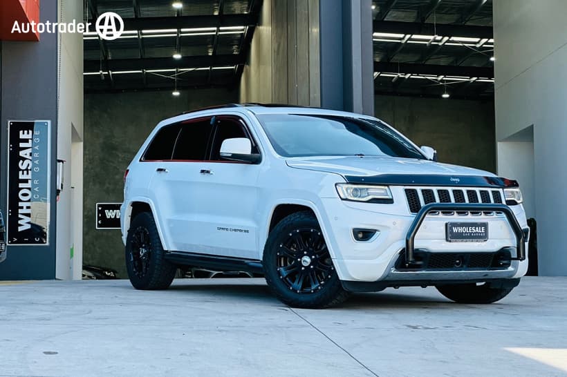 White 2016 Jeep Grand Cherokee Wagon Overland (4X4)