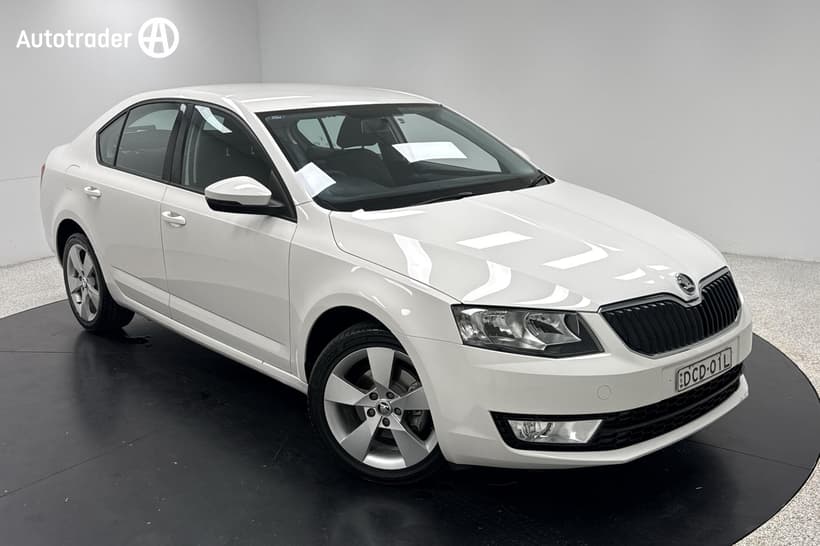 White 2015 Skoda Octavia Hatchback 103 Tsi Ambition
