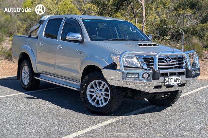 Silver 2012 Toyota Hilux Dual Cab Pick-up Sr5 (4X4)