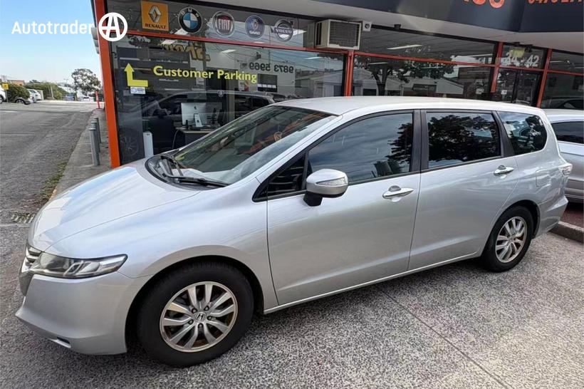Silver 2011 Honda Odyssey Wagon