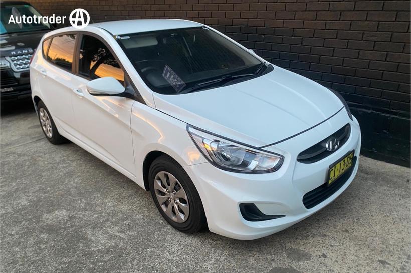 White 2016 Hyundai Accent Hatchback Active
