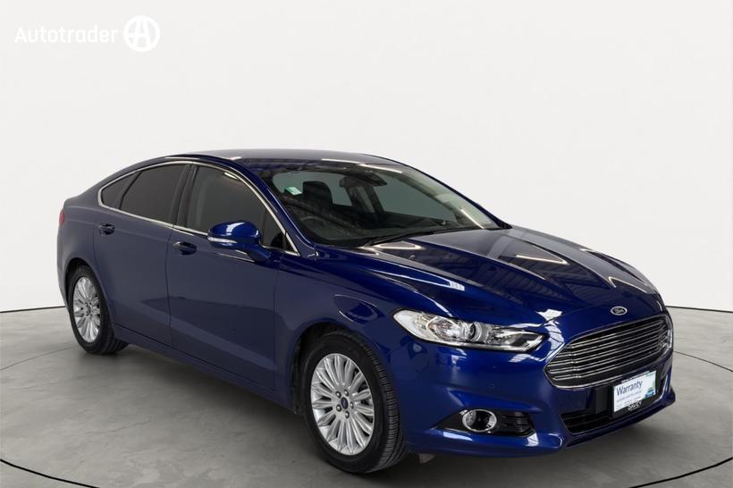 Blue 2016 Ford Mondeo Hatchback Trend