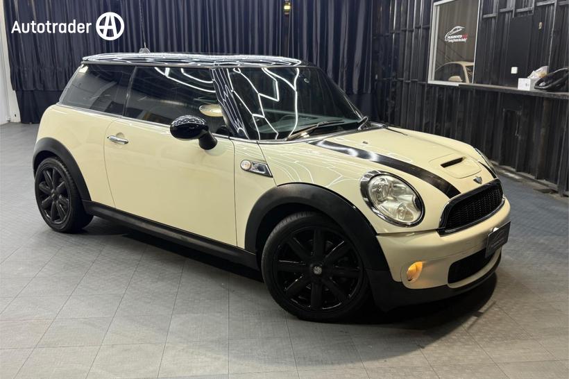 White 2009 Mini Hatch Hatch COOPER S F