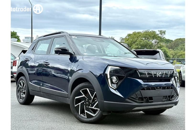 Blue 2025 Mahindra Xuv 3Xo Wagon Ax7L