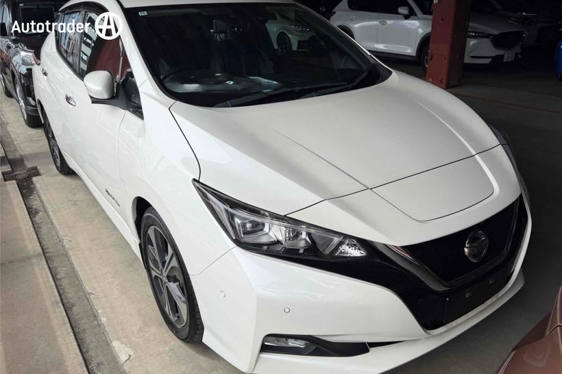 White 2018 Nissan Leaf Hatch CRUISE CONTROL, PARKING SENSORS