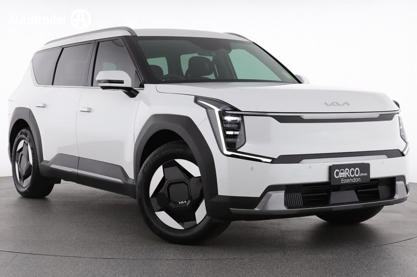 White 2025 Kia EV9 Wagon Air