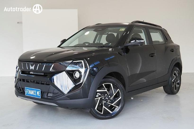 Black 2025 Mahindra Xuv 3Xo Wagon Ax7L