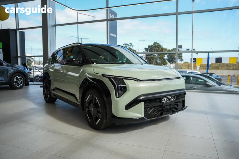 Green 2025 Kia Ev3 Wagon Gt-Line 2Wd Lr