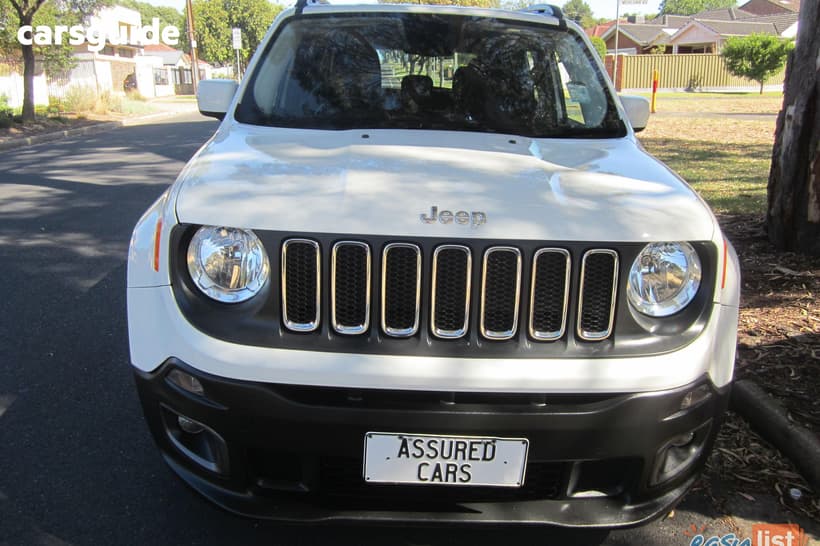 White 2016 Jeep Renegade SUV BU