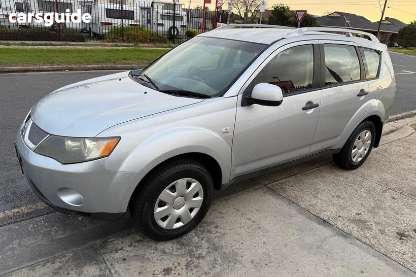 Silver 2006 Mitsubishi Outlander Wagon Ls