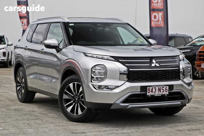 Silver 2025 Mitsubishi Outlander Wagon Ls 7 Seat (2Wd)