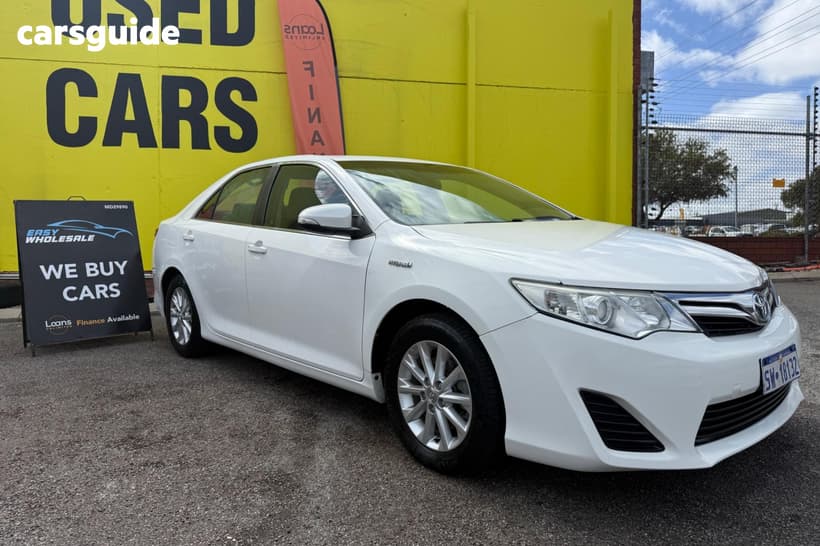 White 2012 Toyota Camry Sedan Hybrid H