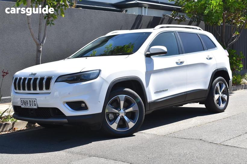 White 2019 Jeep Cherokee Wagon Limited (Awd)