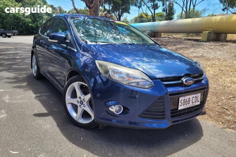 Blue 2012 Ford Focus Hatchback Ambiente