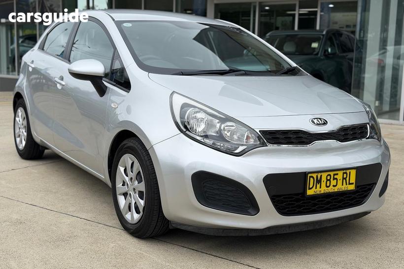Silver 2013 Kia RIO Hatchback S