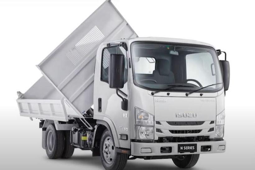 2025 Isuzu NMR Tri-tipper 60/45-150
