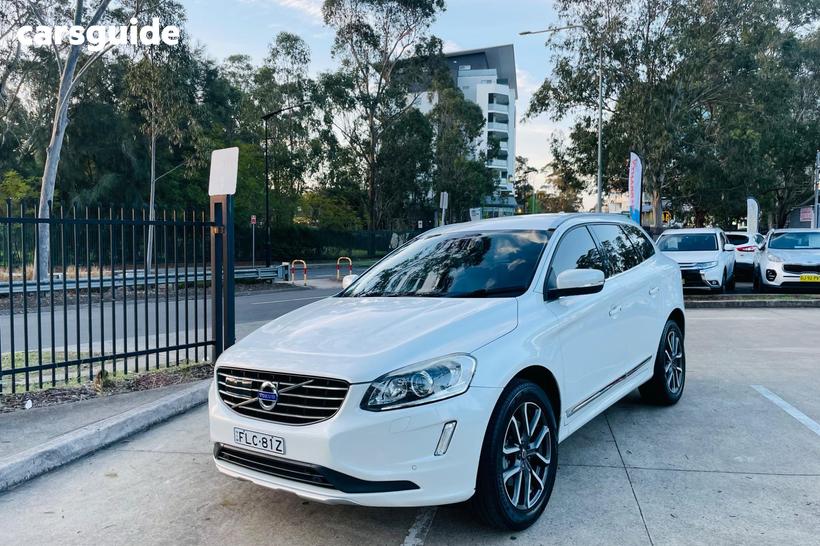 White 2016 Volvo XC60 Wagon D4 Luxury