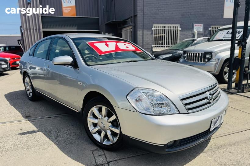 Silver 2004 Nissan Maxima Sedan St-L
