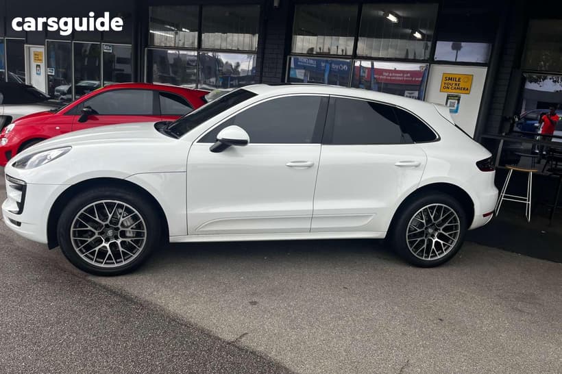 White 2015 Porsche Macan Wagon S