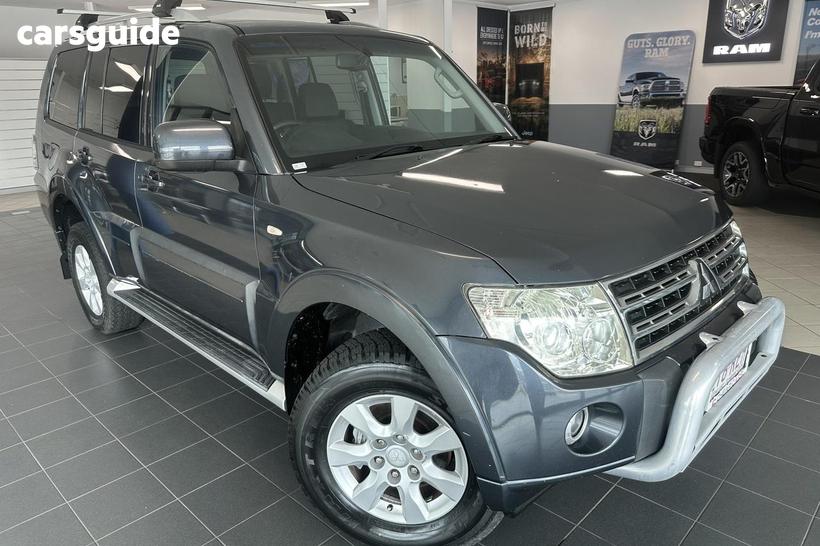 Grey 2010 Mitsubishi Pajero Wagon Gls Lwb (4X4)