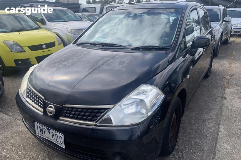 Black 2009 Nissan Tiida Hatchback St