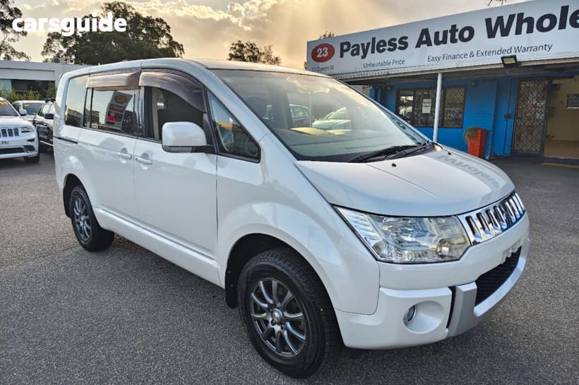 2012 Mitsubishi Delica Commercial