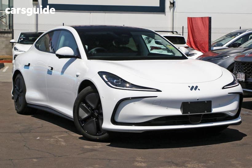 White 2025 MG Im5 Sedan Platinum