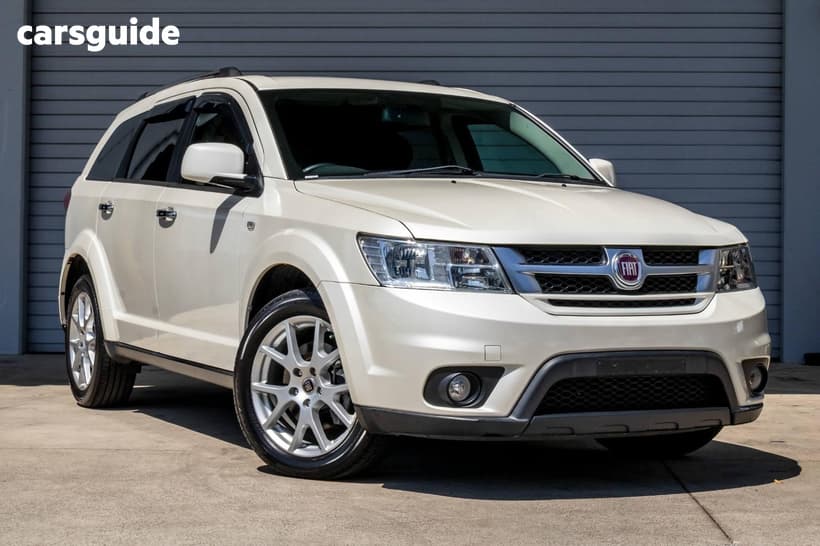 White 2015 Fiat Freemont Wagon Lounge