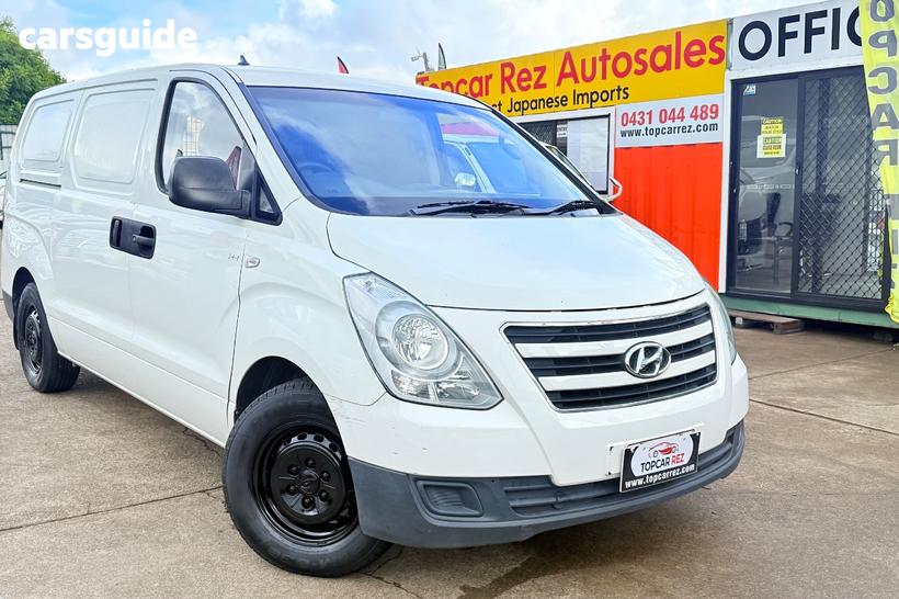 White 2009 Hyundai Iload Van