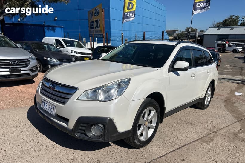 White 2013 Subaru Outback Wagon 2.5I Premium