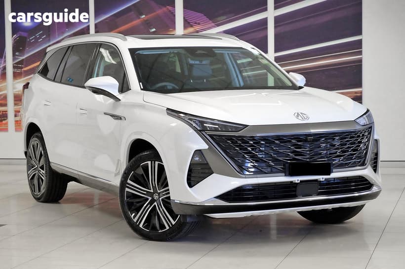 White 2025 MG Qs Wagon Essence Awd
