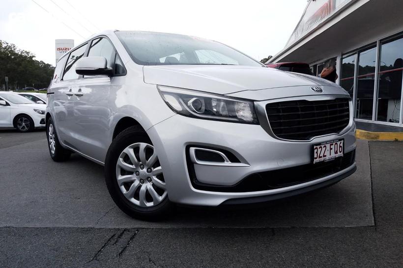 Silver 2018 Kia Carnival Wagon S