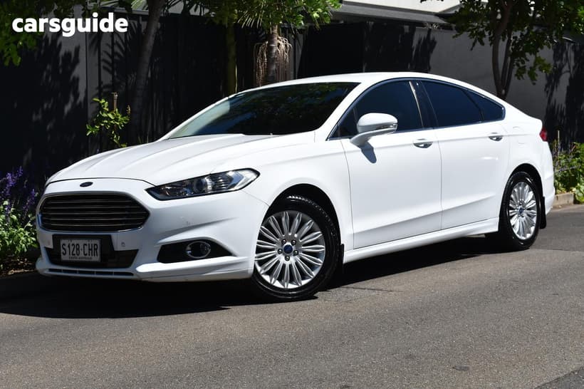 White 2016 Ford Mondeo Hatchback Trend Tdci