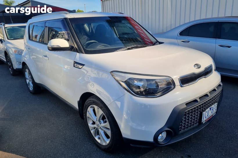 White 2014 Kia Soul Hatchback Si