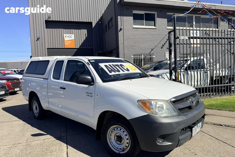 White 2005 Toyota Hilux X Cab Pickup Sr