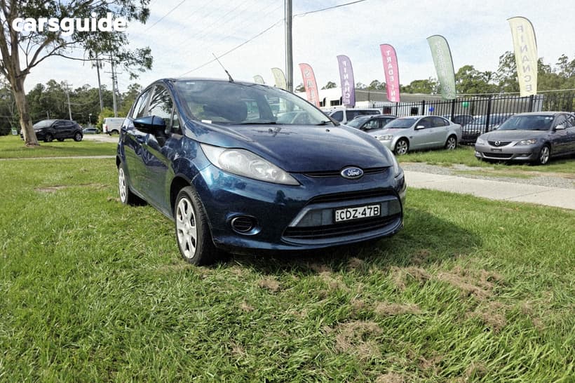 Green 2011 Ford Fiesta Hatchback Cl