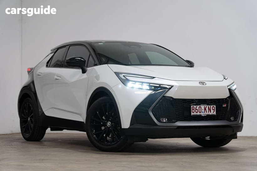 White 2023 Toyota C-HR Wagon Gr-Sport Hybrid