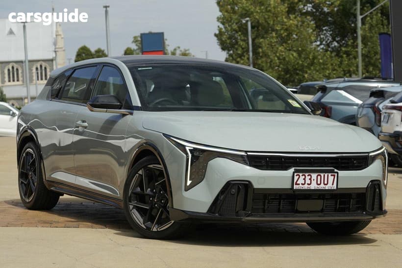Green 2025 Kia K4 Hatchback Gt-Line