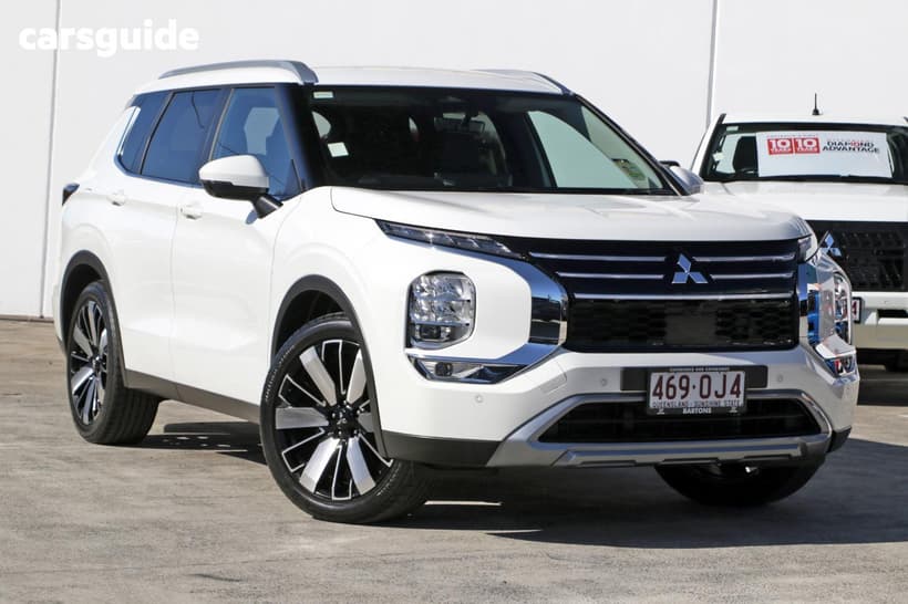 White 2025 Mitsubishi Outlander Wagon Aspire 7 Seat (Awd)