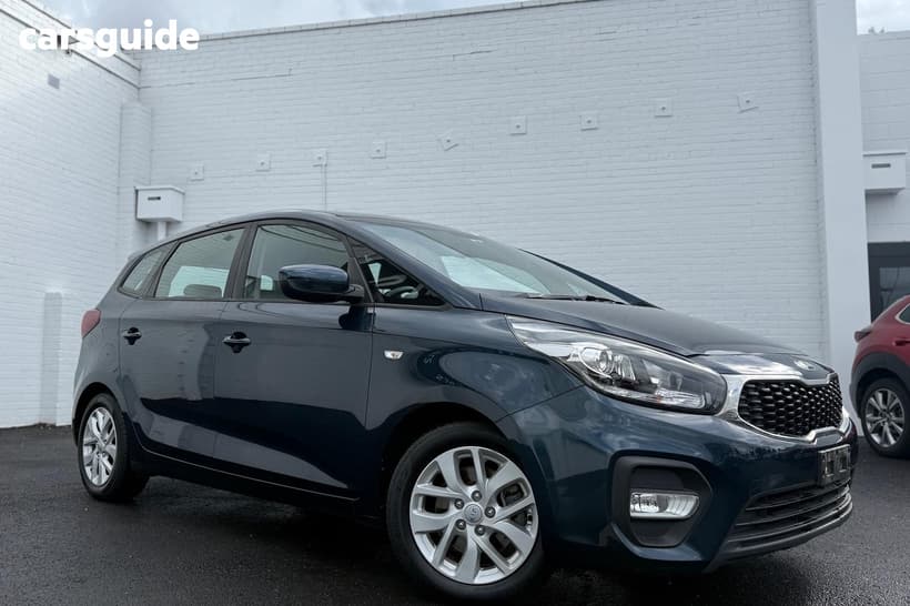 Blue 2017 Kia Rondo Wagon Si