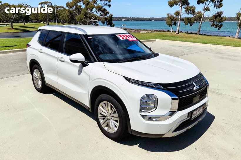 White 2023 Mitsubishi Outlander Wagon Ls 7 Seat (Awd)