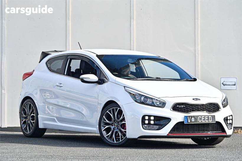 White 2014 Kia Pro_cee'd Hatchback Gt