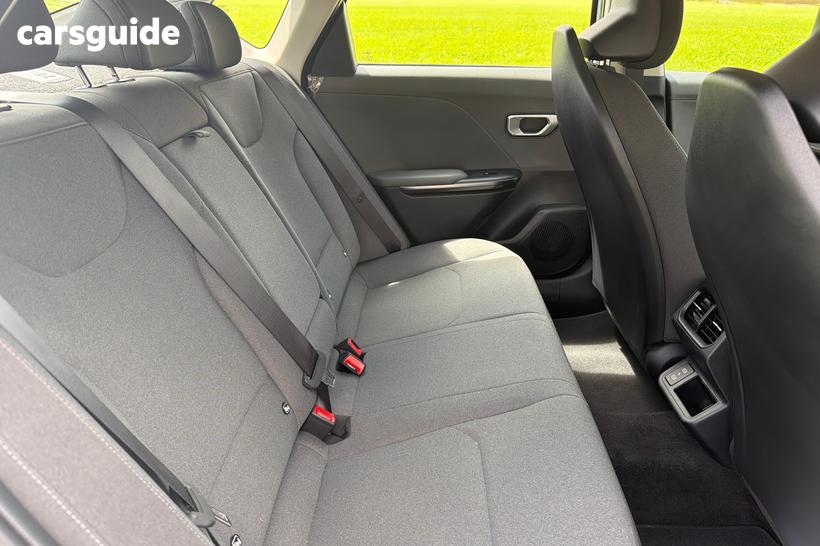 White 2024 Kia K4 Sedan Sport