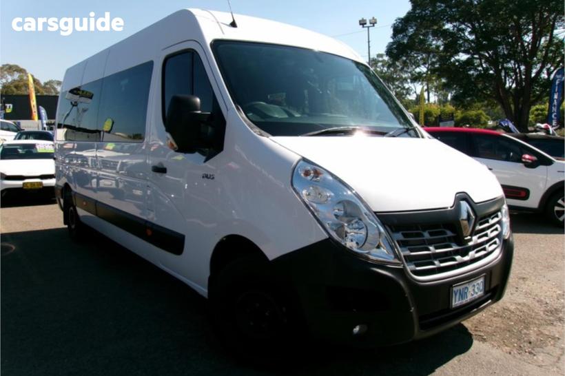 White 2019 Renault Master Bus Lwb Mid