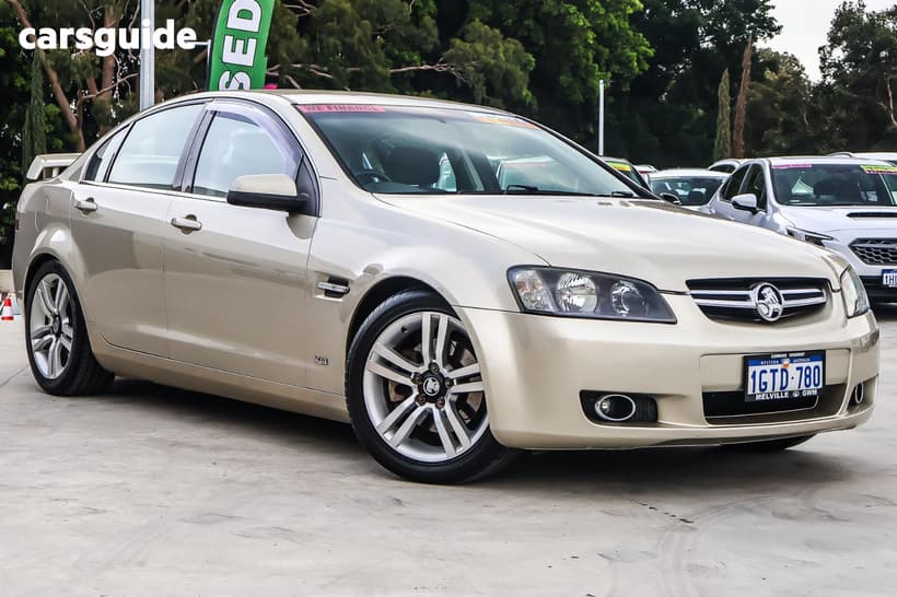 Gold 2006 Holden Commodore Sedan Berlina