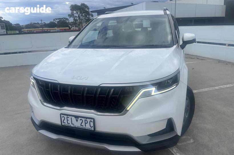 White 2023 Kia Carnival Wagon S