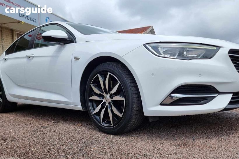 White 2018 Holden Commodore Liftback Lt
