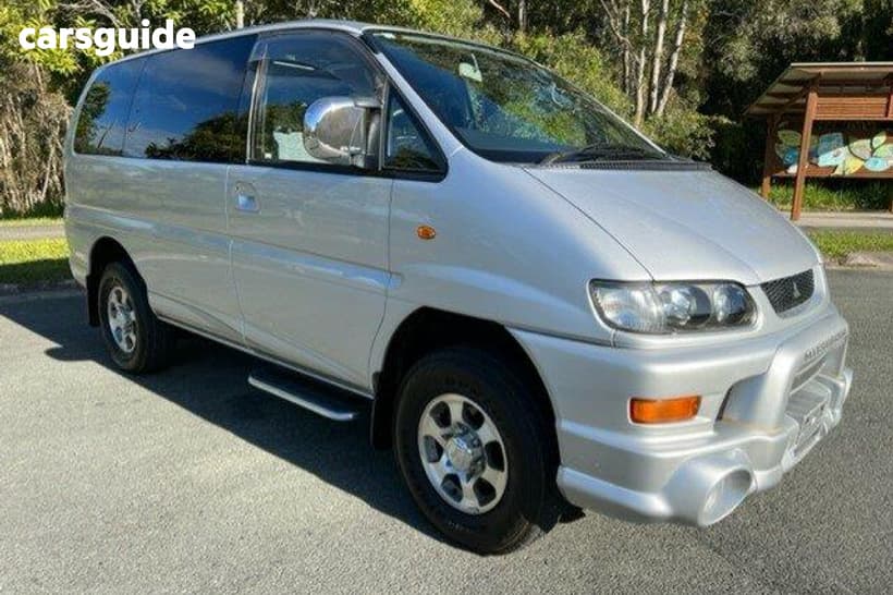 Silver 2003 Mitsubishi Delica SUV SPACEGEAR