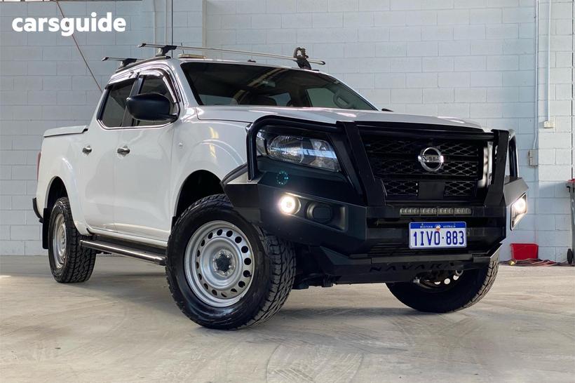White 2022 Nissan Navara Dual Cab Pick-up Sl (4X4)