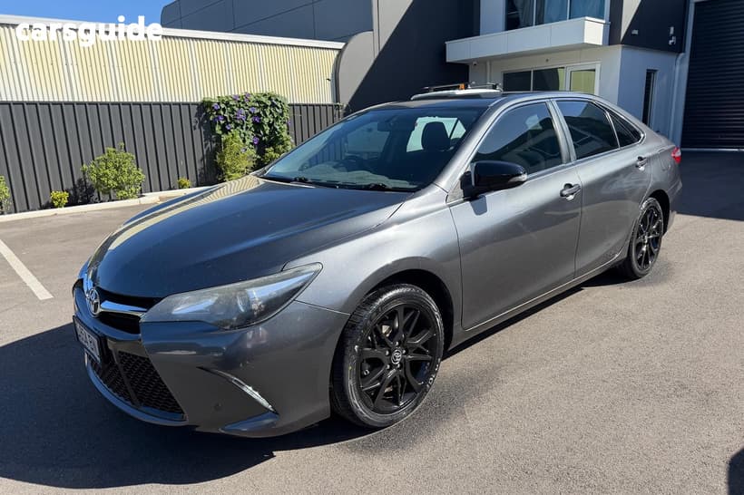 Grey 2016 Toyota Camry Sedan Rz S.E.